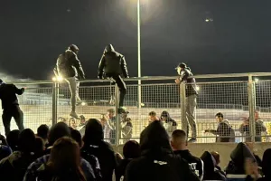 Οι Απολλωνίστες... στα κάγκελα και αποθέωση στους παίκτες! (Φώτος/Βίντεο Kerkida)