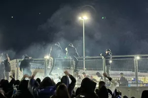 Οι Απολλωνίστες... στα κάγκελα και αποθέωση στους παίκτες! (Φώτος/Βίντεο Kerkida)
