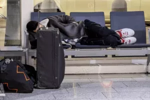 Χάος στα γερμανικά αεροδρόμια - ακυρώνονται τουλάχιστον 800 πτήσεις