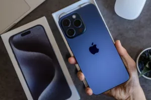 Apple: Σχεδιάζει ήδη το πρώτο foldable iPhone - Τι λένε οι αναλυτές για την κυκλοφορία του