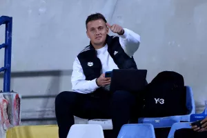 Τότε από την κερκίδα! 