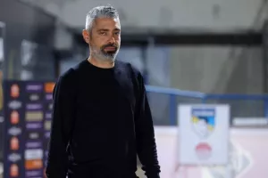 Καρμιώτισσα-ΑΕΛ: 2 στα 2 με Αλέξη! (Φώτος)