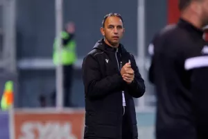 Νέα Σαλαμίνα-ΑΕΖ: Ισοπαλία με (χ)αμένη την ομάδα του Ζακακίου (φώτος)