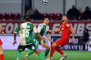 Νέα Σαλαμίνα-ΑΕΖ: Ισοπαλία με (χ)αμένη την ομάδα του Ζακακίου (φώτος)