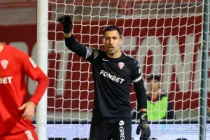 Νέα Σαλαμίνα-ΑΕΖ: Ισοπαλία με (χ)αμένη την ομάδα του Ζακακίου (φώτος)