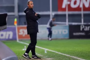 Νέα Σαλαμίνα-ΑΕΖ: Ισοπαλία με (χ)αμένη την ομάδα του Ζακακίου (φώτος)