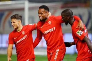 Νέα Σαλαμίνα-ΑΕΖ: Ισοπαλία με (χ)αμένη την ομάδα του Ζακακίου (φώτος)