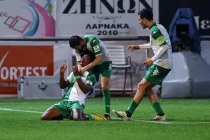 Νέα Σαλαμίνα-ΑΕΖ: Ισοπαλία με (χ)αμένη την ομάδα του Ζακακίου (φώτος)