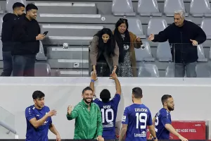 Έτρεξε στους δικούς του!