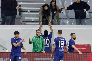Έτρεξε στους δικούς του!