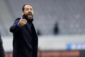 Απόλλων-Ομόνοια: Διπλό... θρίλερ για το τριφύλλι που παίρνει απόσταση ασφαλείας για εξάδα!