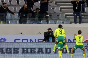 Απόλλων - ΑΕΚ: Στα μπλε η πρόκριση με ανατροπή... Σάντος-Μάρκες! (φώτος)