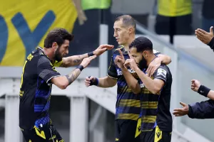 ΑΕΛ-ΑΠΟΕΛ: "Χ"ωρίς νικητή και... συγκατοίκηση στην κορυφή (Φώτος)