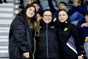 Απόλλων - ΑΕΛ: Ντέρμπι με τα ΟΛΑ του και... γαλάζια πρόκριση! (Φώτος)