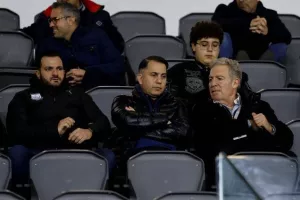 Απόλλων - ΑΕΛ: Ντέρμπι με τα ΟΛΑ του και... γαλάζια πρόκριση! (Φώτος)