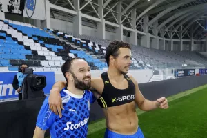 Αυτοί.../Πρόκριση