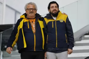 (Φώτος) Συνταξιούχοι και γυναικόπαιδα στο ΑΕΛ-ΑΕΖ