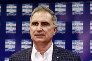 «Μη το βάζετε κάτω και στο τέλος εμείς θα είμαστε στην εξάδα»