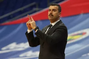 Εφές: Τέλος ο Τσαν
