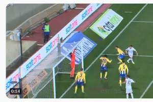 AEK/"Δεν υπάρχει πρόβλημα να θέλει κάποιος να κάνει το άσπρο μαύρο"