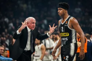 Ξέσπασε ο Ομπράντοβιτς: «Φώναξα στον Πάντερ να κάνει φάουλ - Όταν χάνεις 5 σερί ματς, σίγουρα είναι κρίση»