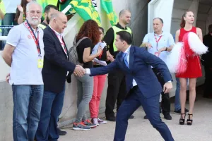 Απόψε ο...ένας!