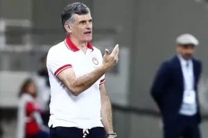 Φρεσκάρει την ενδεκάδα ο Μεντιλίμπαρ 