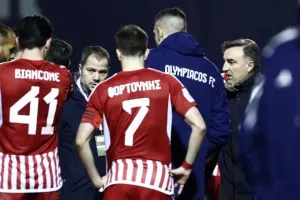 Παρουσιάστηκε στους παίκτες ο Κοβάσεβιτς και... στήριξη στον Καρβαλιάλ
