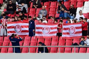 Με κόσμο το "Καραϊσκάκης" μετά από μήνες