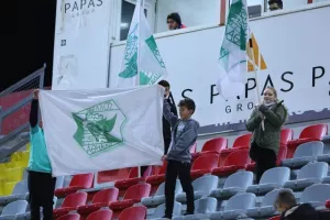 Ψηλά οι σημαίες