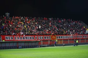 (Φωτορεπορτάζ) Ο κόσμος της Νέας Σαλαμίνας στο "Αμμόχωστος"