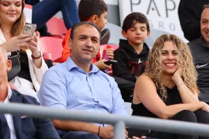 Προεδρική "ερυθρόλευκη" ανάρτηση ενόψει Κυπέλλου