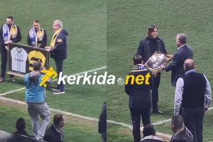 Η βράβευση στον Ασλανίδη και Αλμέιδα (φώτος Kerkida)