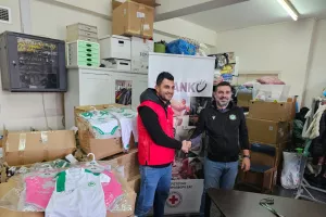 Ομόνοια/Παράδοση ειδών ένδυσης στον Κυπριακό Ερυθρό Σταύρο
