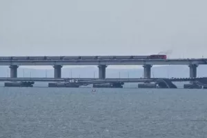 Ουκρανία: Χτύπησε δύο ρωσικά πλοία στην Κριμαία