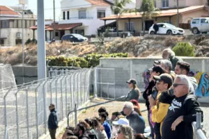 (ΦΩΤΟΣ Kerkida)/Κατάμεστο το Κοινοτικό γήπεδο Κολοσσίου 