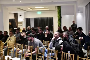 Η Έκτακτη Συνέλευση της ΑΕΛ (φώτος)