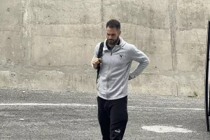 H άφιξη της Πάφου στο "Στ. Κυριακίδης" (Φώτος kerkida)