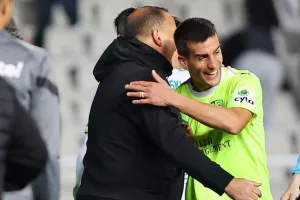 (ΣΧΟΛΙΟ) Διπλό…με την σφραγίδα του