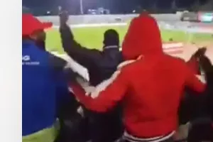 Τρελάθηκαν οι φίλοι του Κανέ: Πάρτι στις κερκίδες στο πέναλτι του Τάνκοβιτς (βίντεο)