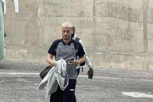 H άφιξη της Πάφου στο "Στ. Κυριακίδης" (Φώτος kerkida)