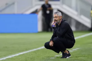 Κατεβασμένα... μούτρα!