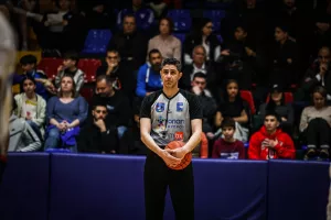 (ΦΩΤΟΣ) Συνεχίζει ακάθεκτη η Ανόρθωση, κατέβαλε και τον Κεραυνό