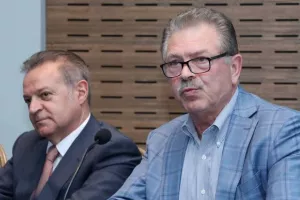 Σε 20 λεπτά/ΑΠΟΕΛ