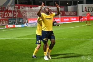 Ahmad Moreira (22-2-2)