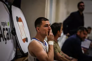 (ΦΩΤΟΣ) Συνεχίζει ακάθεκτη η Ανόρθωση, κατέβαλε και τον Κεραυνό