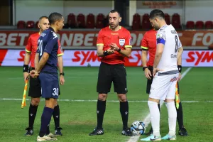 Σέντρα... με καθυστέρηση
