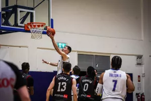 (ΦΩΤΟΣ) Συνεχίζει ακάθεκτη η Ανόρθωση, κατέβαλε και τον Κεραυνό