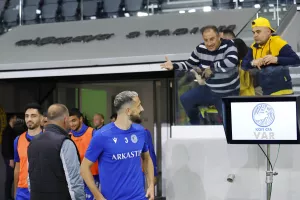 Γνωρίζει... από ΑΕΛ