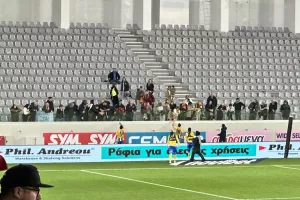 ΑΠΟΕΛ/ Οι φανέλες στην κερκίδα (Φώτος/kerkida)
